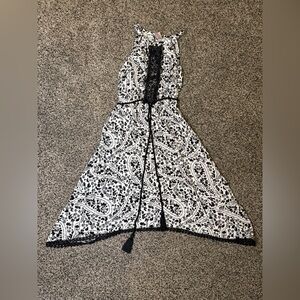 Justice Black and White Sleeveless Mid Length dress, size 8 (042G)